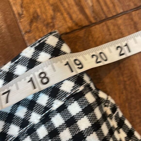 Forever 21 NWT black and white checkered high rise shorts 18 - Picture 3 of 9